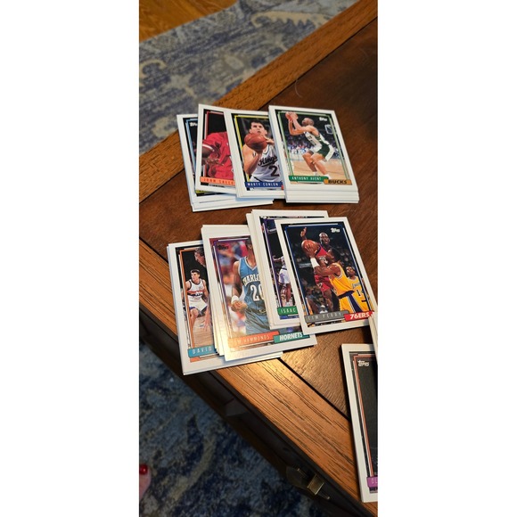 Lot of 1992 Topps Basketball Cards Featuring NBA Stars - Picture 2 of 3